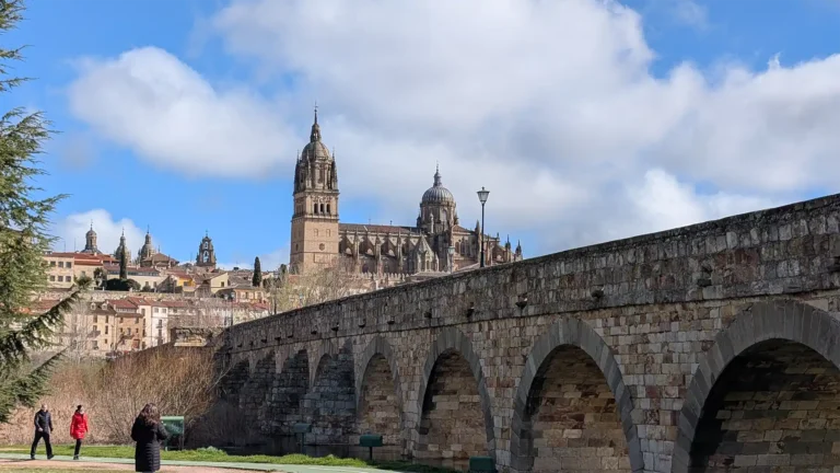 Vista de Salamanca e da Ponte Romana