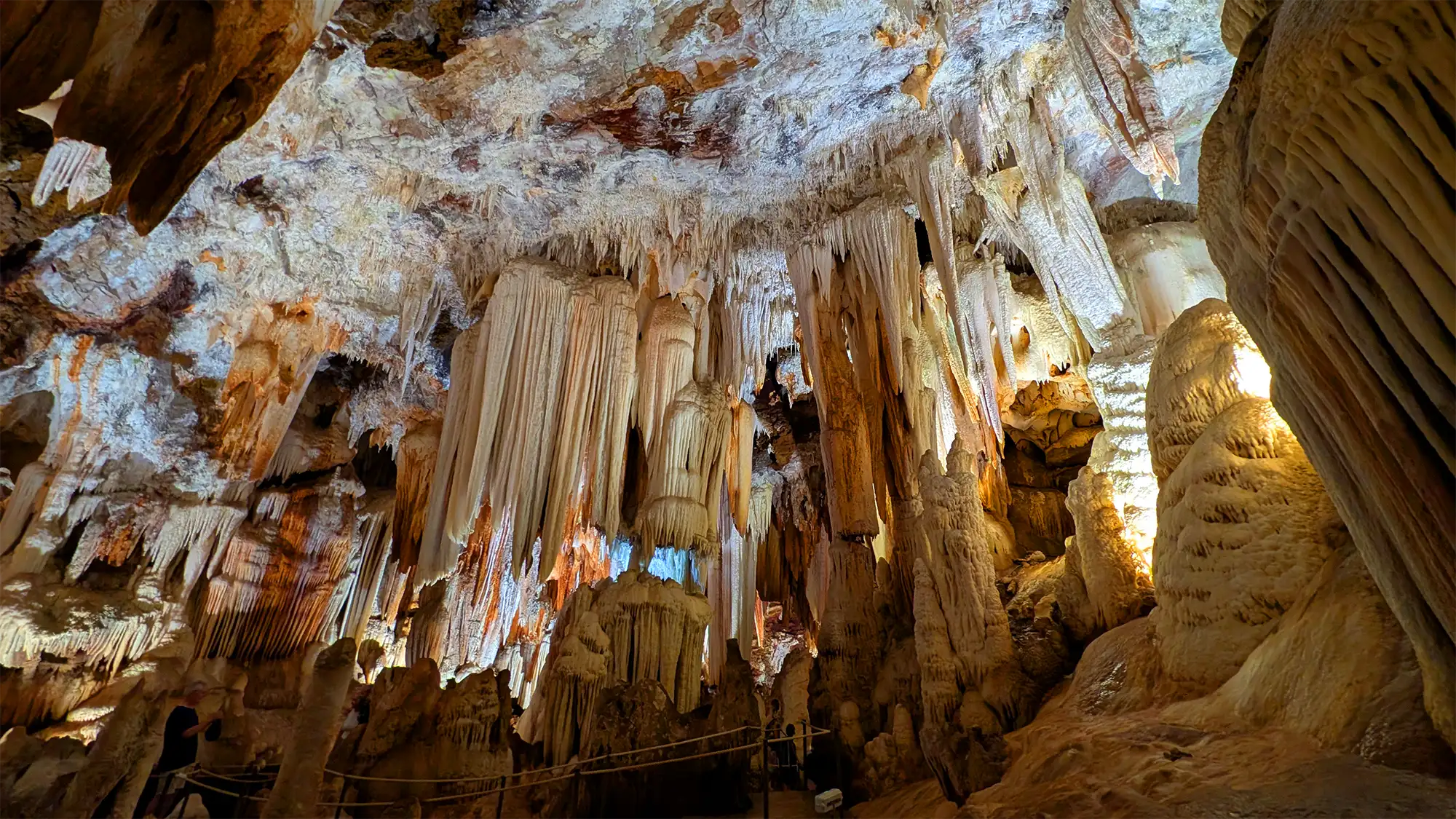 A complete guide to visiting the Cuevas del Águila near Madrid