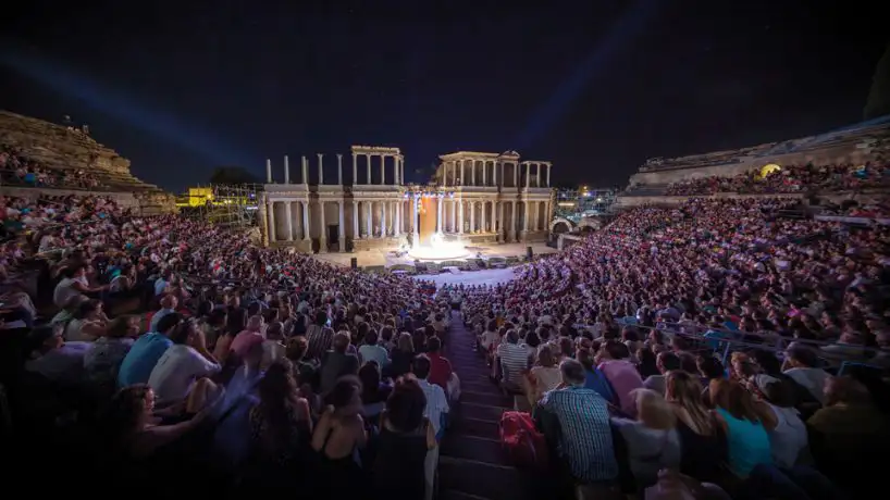 Festival de Teatro de Mérida: espetáculo e platéia cheia