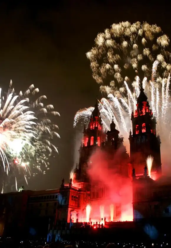 Fogos de artifício na catedral de Santiago