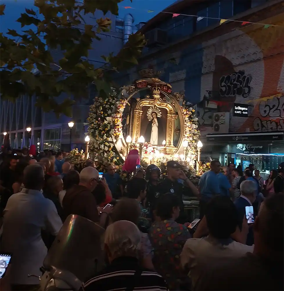 Procissão da Virgem de la Paloma