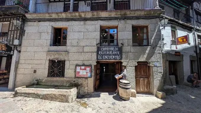 Fachada restarante o encuentro