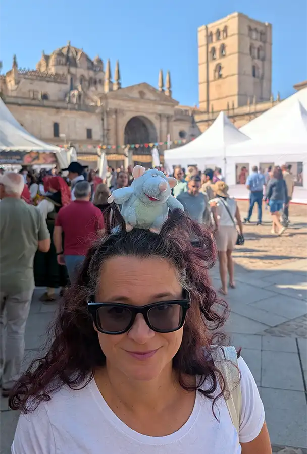 Eu de arco com um ratinho controlando a cabeca